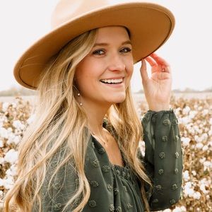 Meet your Posher, Kaylee Murphy!